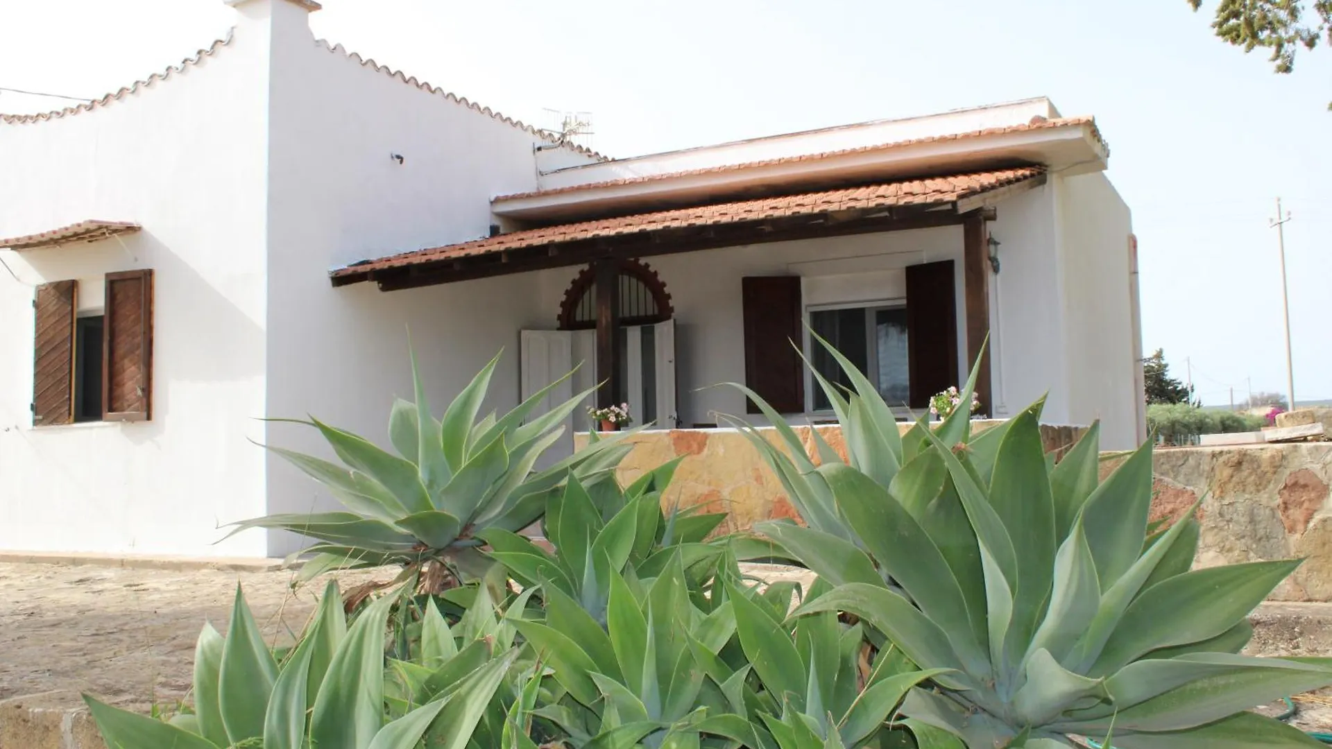 Holiday home Casa Bouganville Villetta Tra Le Vigne E Il Mare Menfi Italy